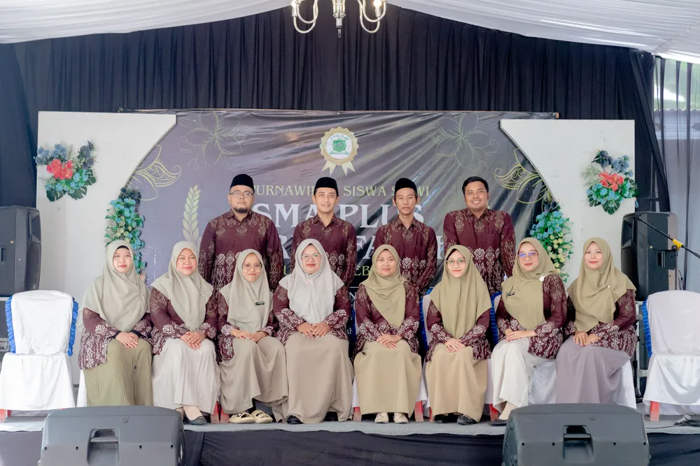 Foto bersama dan penutupan acara purnawidya yang penuh kehangatan